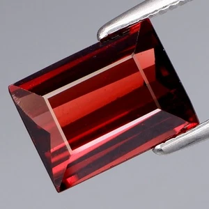 1,96Ct. Sehr gute Farbe! Natürlicher roter Spinell lose Edelstein Myanmar - Bild 1 von 4