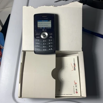 VINTAGE LG enV3 LG-VX9200M Verizon QWERTY Flip Cell Phone - GOOD CONDITION - Image 1 of 4