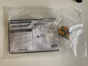 Casco Deagostini Kyosho Lewis Hamilton casco F1 2008 scala 1/8 con supporto - Foto 1 di 5