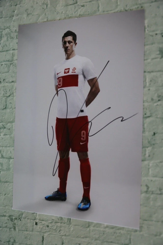 ORIGINAL Autogramm von Robert Lewandowski. pers. gesammelt 100% ECHT GROSSFOTO - Bild 1 von 1