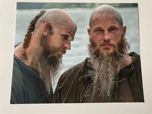 TRAVIS FIMMEL Autógrafo Firmado Personalmente 28x35cm VIKINGS - Imagen 1 de 1