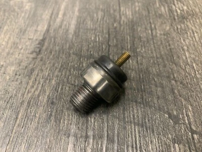 Оригинальный переключатель давления масла Harley Davidson Dyna Wide Glide Softail Road King - Изображение 1 из 2