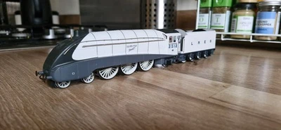 Hornby R3309 OO Gauge LNER A4 4-6-2 2512 'Silver Fox' - excellent condition - Image 1 of 4