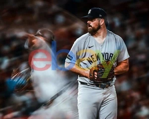 Foto de béisbol 8x10 MLB de Carlos Rodon tiro de acción de lanzamiento de los Yankees de Nueva York - Imagen 1 de 1