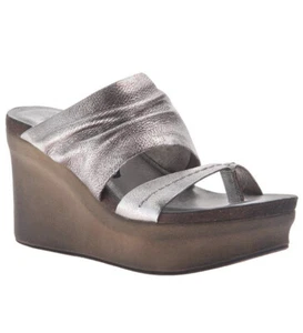 OTBT Women’s Tailgate Wedge Sandals Silver M100 New In Box Sz 10 MSRP $129 - Picture 1 of 4