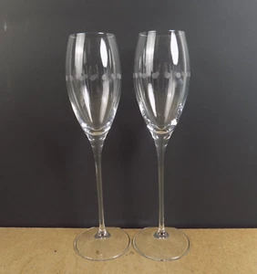 2 Wedgwood Crystal Vera Wang Pouring Point Champagne Glasses Etched Dots - Picture 1 of 3