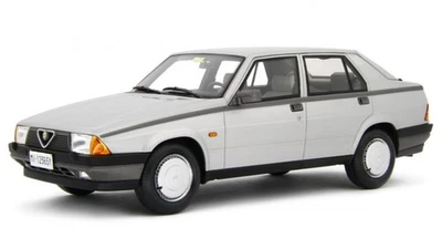 MODELLINO AUTO STATICO LAUDO RACING ALFA ROMEO 75 1.6-1.8 1985 SILVER SCALA 1:18 - Immagine 1 di 4