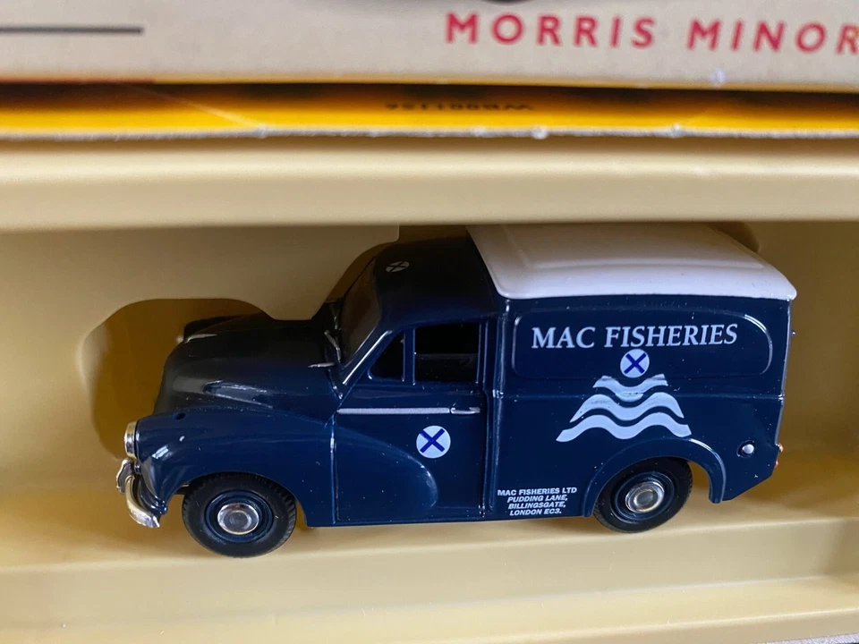 VANGUARDS MORRIS MINOR VAN MAC FISHERIES INTERIOR LTD MINT IN  BOX 1:43 - Immagine 1 di 1