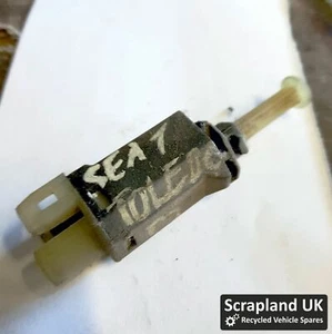 Interruttore luce freno Seat Toledo Mk1 Typ 1L; 1991-1999    - Foto 1 di 1