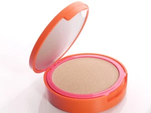 ART COSMETICS POURED IT UP CREAM FOUNDATION IN IVORY - Picture 1 of 3