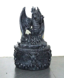Drachendose "Smaugs Schatz" aus Polyresin - Gothic - Bild 1 von 5
