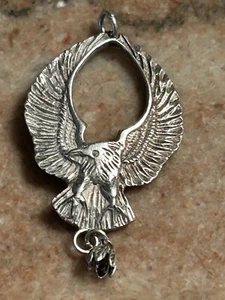Vintage Sterling Silver Detailed Eagle In Flight Pendant 4 Grams - Picture 1 of 13