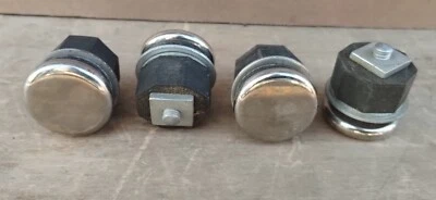 4 pies de compresión para silla cromada. Racor de goma comprimido Foto 1 de 4