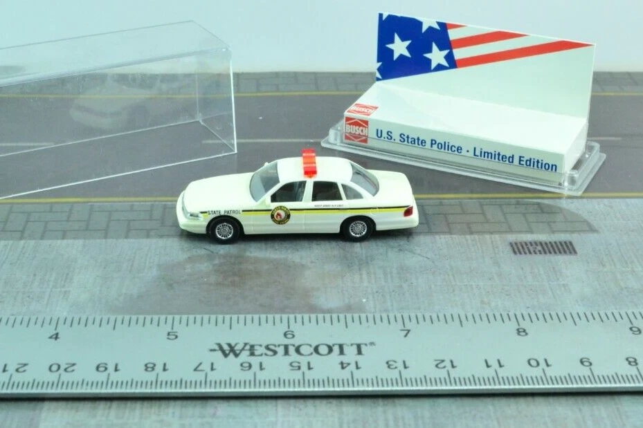 Ford Crown Victoria Policía Estatal de Dakota del Norte Busch 49079 escala HO Foto 1 de 1