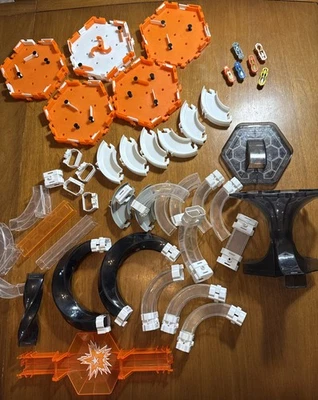 Hexbug Hex 6 Bugs Nano V2 - Hurricane Lot Bridge Battle Multiple Sets Extras - Image 1 of 4