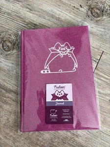Pusheen Vampurr Journal Pusheen Box Herbst 2022 Halloween Lila - Bild 1 von 2