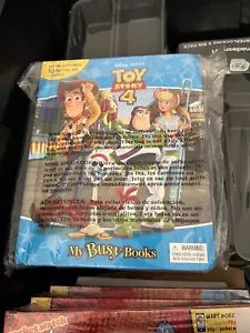 Disney Pixar Toy Story 4 My Busy Books: Bilderbuch, Spielmatte, 10 Figuren - Bild 1 von 2