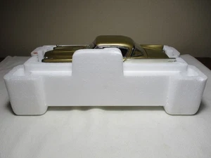 1957 STUDEBAKER GOLDEN HAWK  1:24 SCALE DANBURY MINT MODEL IN BOX - Picture 1 of 11