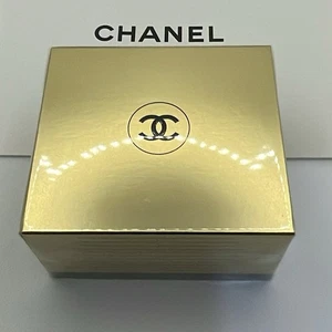 Chanel Sublimage Le Teint Ultimate Radiance Generate Cream Foundation 30 - Beige - Picture 1 of 6