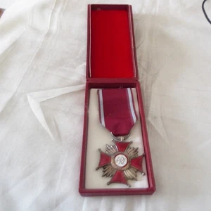 Poland Order Cross of Merit of the Republic of Poland in Silver with Case (W350) - Picture 1 of 11