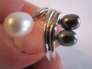 STERLINGSILBER RING MIT SCHWARZEN & WEISSEN PERLEN -5 GRAMM - GRÖSSE 5 - JC-5 - Bild 1 von 4