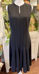 AKRIS ärmelloses schwarzes Godet plissiertes Midikleid US-Größe 10 gebraucht, in einwandfreiem Zustand Einzelhandel $ 3.000+ - Bild 1 von 15