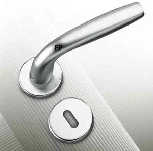 MANIGLIA PER PORTE ALLUMINIO SICMA MOD MASTER SATINATO ARGENTO - Foto 1 di 1