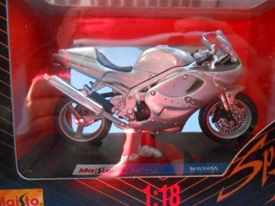 NOS Maisto 1:18 Scale   3  TRIUMPHS    TIGER      SPEED TRIPLE     DAYTONA 955i - Image 1 of 3