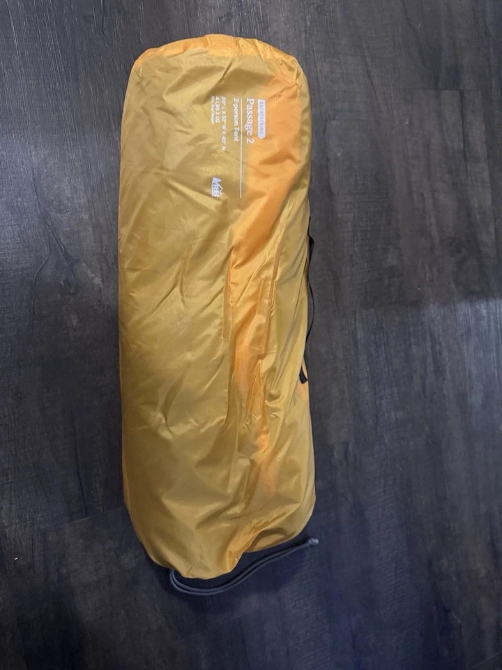 Tienda de campaña para mochileros REI Passage 2 con huella adjunta mosca de lluvia abierta sin usar 2 personas Foto 1 de 1