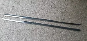 Par de molduras cromadas para ventana puerta trasera superior izquierda derecha fiat 132 - Imagen 1 de 9