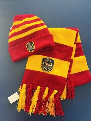 Oficial Harry Potter Hogwarts Tejido Gorro Gorro y Bufanda Conjunto - Halloween - Talla Única Foto 1 de 3