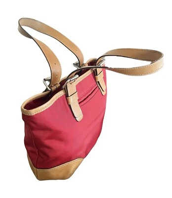 Cartera de mano Bogner hecha a mano con desprendimiento. Bolsa de nailon/cuero granate/bronceado 14"x9"x6" Foto 1 de 4