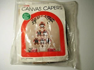 Vintage Plastik Leinwand Set Freizeit Kunst Leinwand Kapern Teddybaum Mobile Bären 1985 - Bild 1 von 5