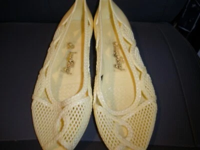 Vintage RazzBerry Razz Berry Jelly Shoes Size 6 Woman's YELLOW - Image 1 of 4