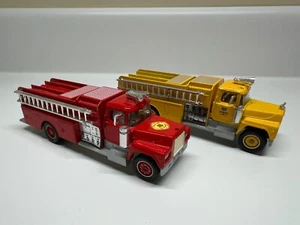 Solido 1:60 Mack Fire Pompier Yellow Orange County & Red Philadelphia - Bild 1 von 12