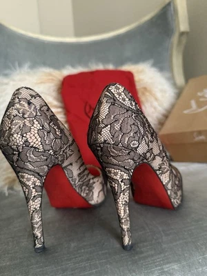 Christian Louboutin 女式高跟鞋 6.5 码 US — 第 1/4 张图片