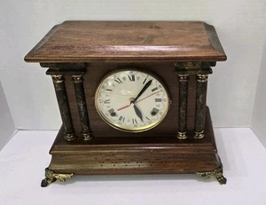 Orologio Seth Thomas Mantel 4 colonne datato 1900 restaurato e convertito a batteria - Foto 1 di 15
