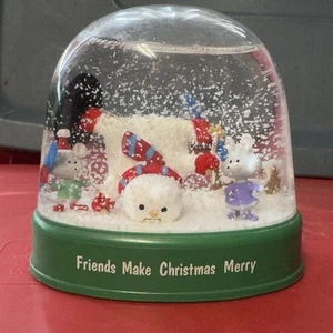 Vintage Russ Snow Globe Pupazzo di Neve Sci "Gli Amici fanno Buon Natale" Vacanze - Foto 1 di 4