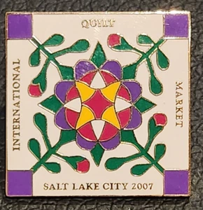 International Quilt Market Salt Lake City 2007 Pin Edredón Solapa Pin Edredón Sombrero Prendedor - Imagen 1 de 3