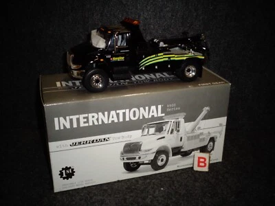 1990's JERR-DAN INT. HARVESTER 4400 WRECKER TOW TRUCK 19-2926  TEXACO 1ST GEAR - Image 1 of 4