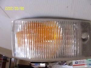 1994 1996 FLEETWOOD BROUGHAM LEFT TURN SIGNAL CORNER MARKER LIGHT cRakS USED OEM - Picture 1 of 1