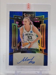 MARINE JOHANNES 2024-25 SELECT WNBA AUTOGRAFO BLU PRIZM AUTO /49 Q3280 - Foto 1 di 2