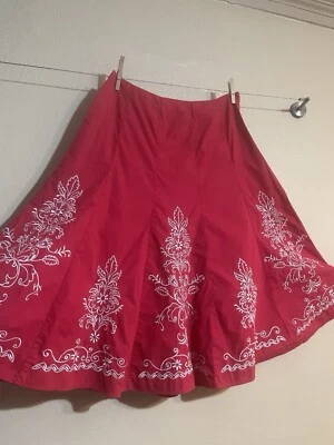 Falda clásica de algodón Allison Taylor 8 roja blanca bordada acampanada línea A Foto 1 de 4