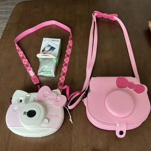 Hello kitty Instax Fujifilm camera and case - Picture 1 of 9