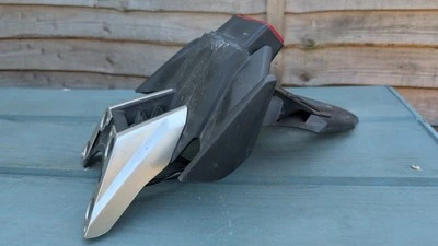 Suporte de placa de matrícula GSXR GSX-R 1000 2009 - 2016 fabricante de equipamento original  - Imagem 1 de 3