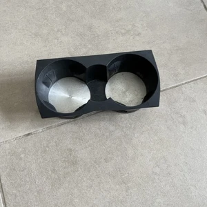 JAGUAR XF X250 2010 MITTELKONSOLE DUAL TWIN GETRÄNKEHALTER AX23-F048196-AB - Bild 1 von 3