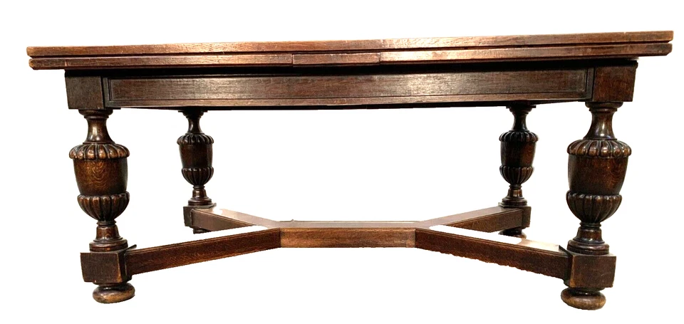 Table de style renaissance en chene XX siècle - Photo 1/4