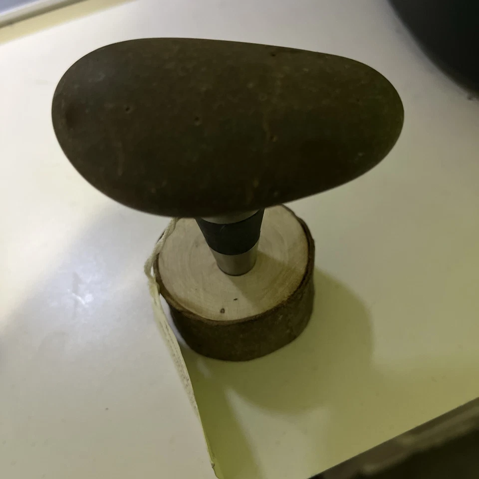 Piedras de mar Acero Vino Aceite de oliva Botella Tapón Base Madera Natural Hecho en EE. UU. Nuevo Foto 1 de 4