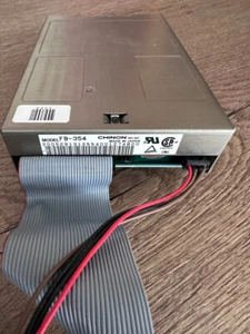 Disque dur CHINON FB-354 pour AMIGA 500/A500+ avec tous les câbles et 3 vis - Photo 1 sur 8