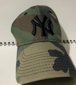 New Era Men's 9forty MLB League Essential New York Yankees Unisex Cap - Picture 1 of 3